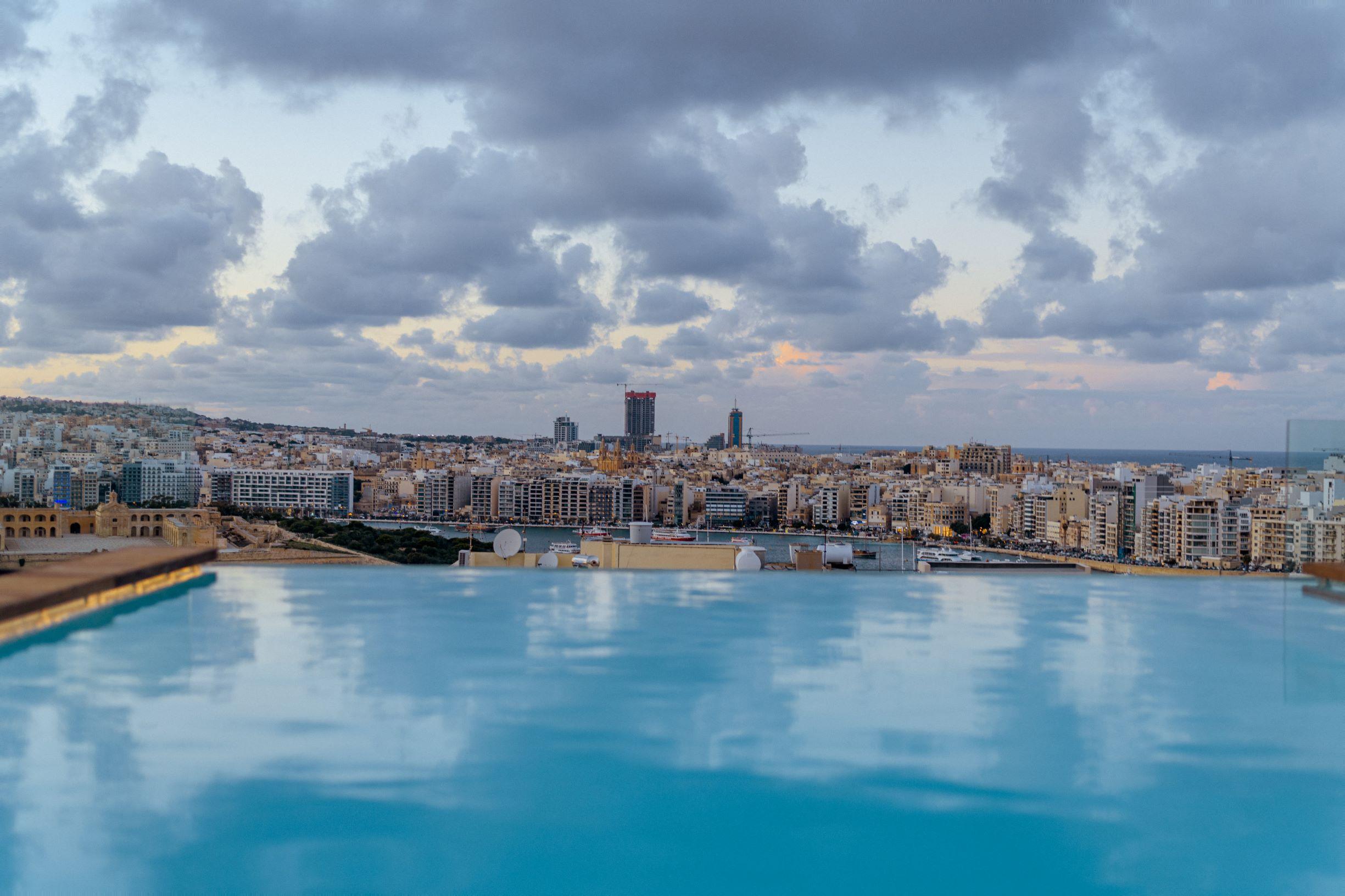 The Embassy Valletta Hotel ภายนอก รูปภาพ